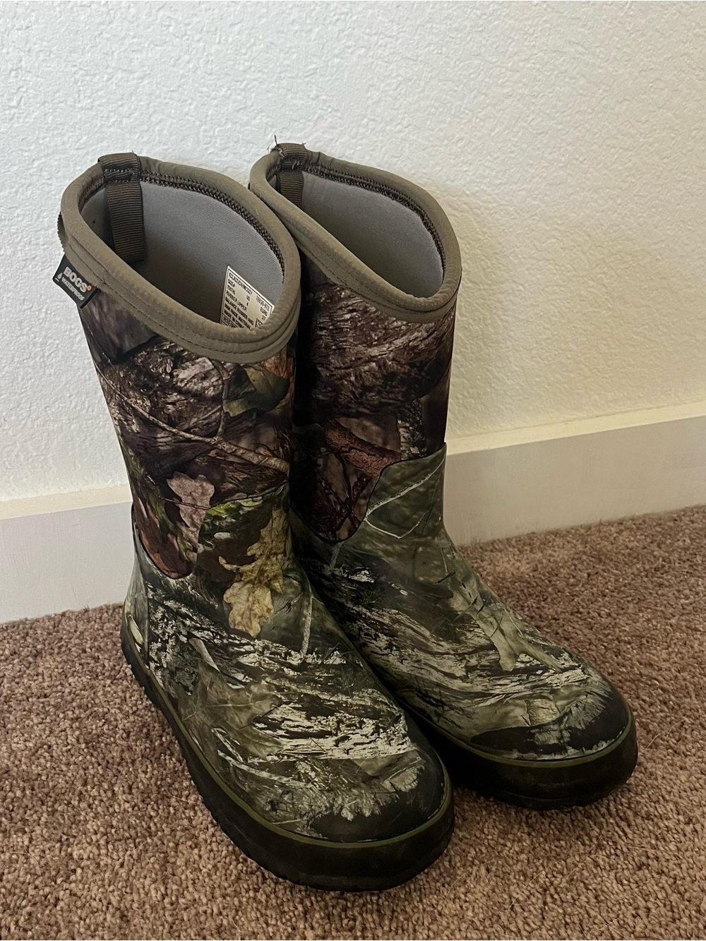 Bogs Youth Size 4 Camo Classic Mossy Outdoor Boots